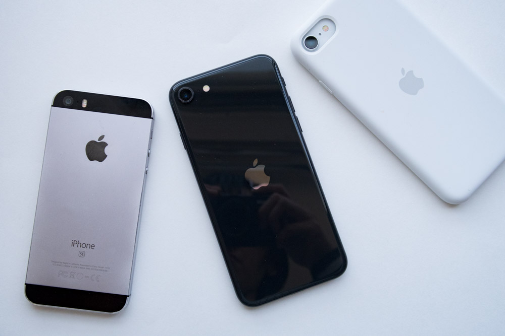 iPhone SE 2台希望　白と黒